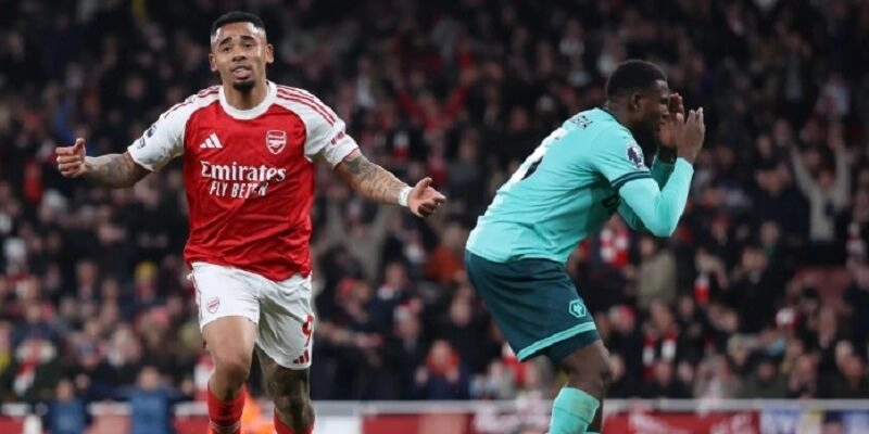 Arsenal đã phải rất vất vả trong việc đánh bại Wolves ở vòng 16 NHA